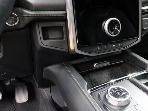 Used 2024 Ford Expedition Platinum image 65