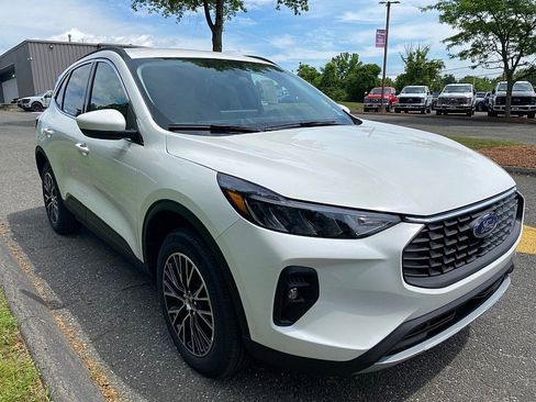 New 2025 Ford Escape PHEV image 10