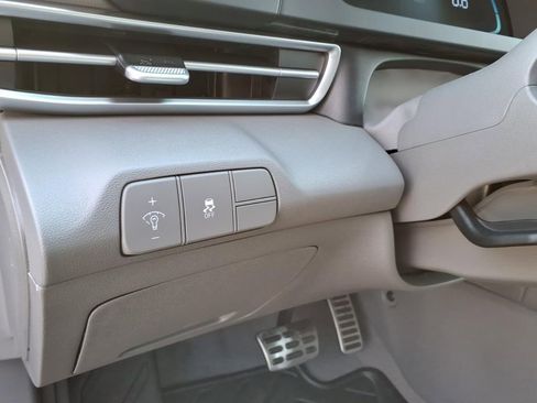 New 2026 Hyundai Elantra SEL Sport Premium FWD image 16