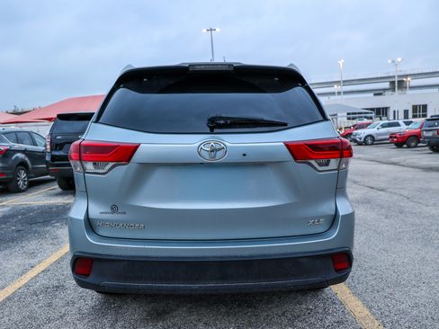 Used 2018 Toyota Highlander XLE FWD image 8