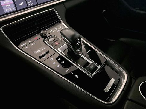 Used 2020 Porsche Panamera image 20