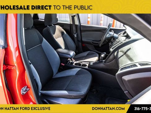 Used 2013 Ford Focus SE FWD image 18