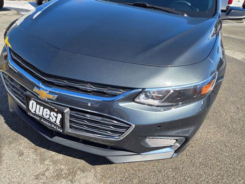 Used 2018 Chevrolet Malibu Hybrid Sedan 4D w/ Leather Package image 16