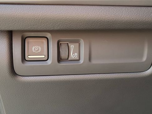 Used 2024 Cadillac XT4 Premium Luxury FWD image 13