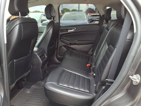 Used 2019 Ford Edge SEL w/ Equipment Group 201A FWD image 10