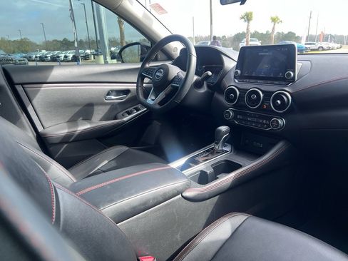 Used 2024 Nissan Sentra SR w/ SR Premium Package image 11