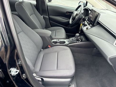 Used 2025 Toyota Corolla LE FWD image 27