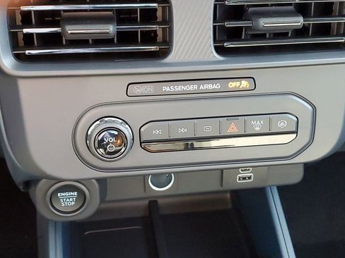 New 2025 Ford Maverick XLT w/ XLT Luxury Package image 18