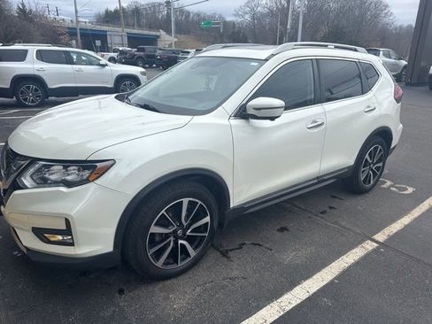 Used 2019 Nissan Rogue SL w/ Premium Package image 3
