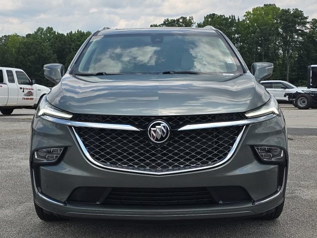 Used 2023 Buick Enclave Avenir w/ Avenir Technology Package FWD image 8