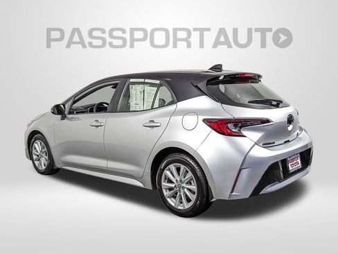 Used 2023 Toyota Corolla SE image 3