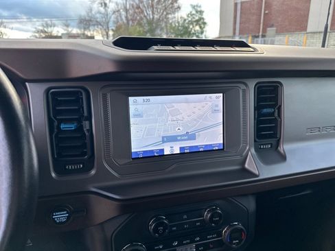 Certified 2023 Ford Bronco Outer Banks w/ Sasquatch Package image 17