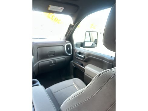 Used 2022 Chevrolet Silverado 2500 LT AWD/4WD image 10