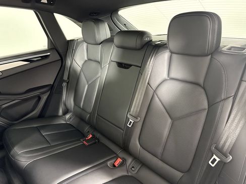 Certified 2025 Porsche Macan S AWD/4WD image 21