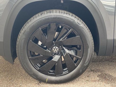 New 2026 Volkswagen Atlas Cross Sport SE FWD image 6