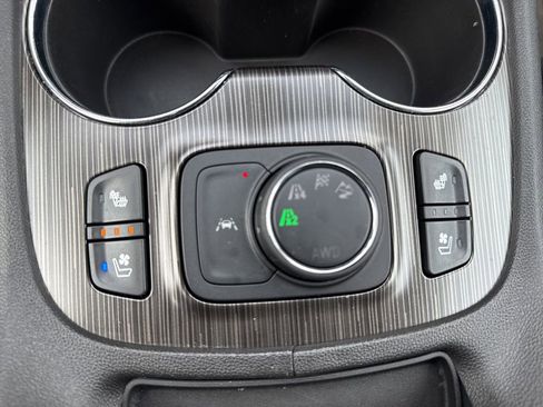Used 2023 GMC Acadia SLT w/ Elevation Edition AWD/4WD image 24