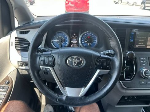 Used 2015 Toyota Sienna XLE w/ XLE Navigation Package FWD image 27