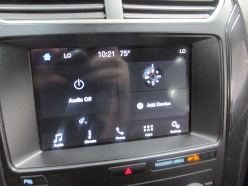 Used 2018 Ford Explorer XLT w/ Equipment Group 202A AWD/4WD image 39