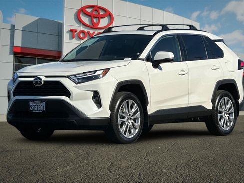 Certified 2022 Toyota RAV4 XLE Premium FWD image 7