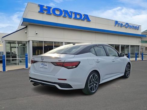 Used 2025 Nissan Sentra SR w/ SR Premium Package image 4