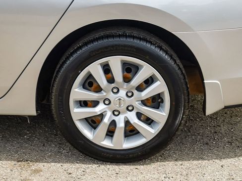 Used 2019 Nissan Sentra S image 11