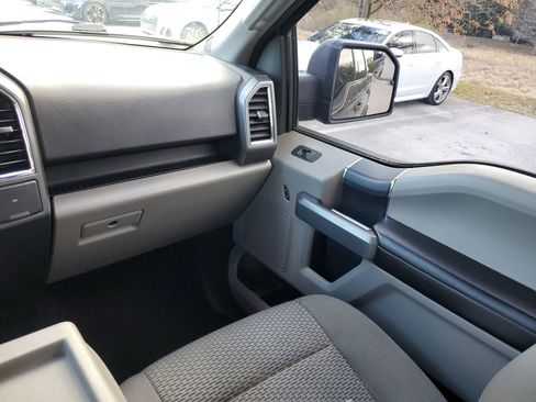 Used 2015 Ford F150 XLT image 12