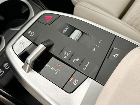 Used 2025 BMW X1 xDrive28i w/ Premium Package image 17