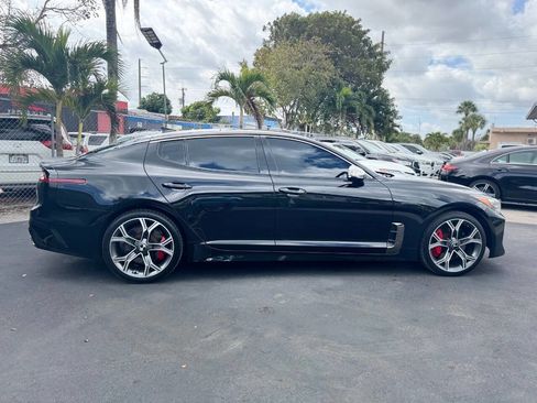 Used 2018 Kia Stinger GT1 image 12