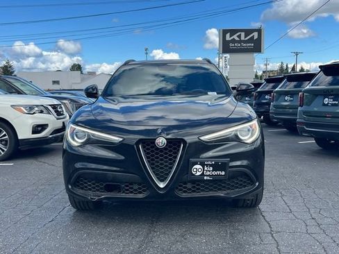 Used 2019 Alfa Romeo Stelvio Ti Sport w/ Quick Order Package 22S Sport AWD/4WD image 4