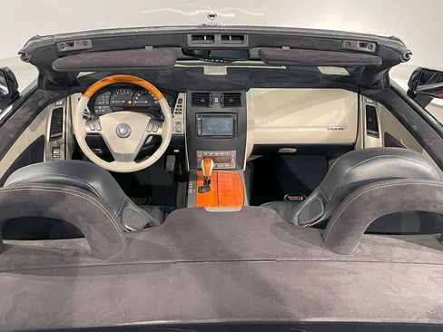 Used 2005 Cadillac XLR image 34