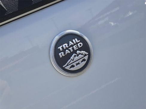 Used 2017 Jeep Wrangler Unlimited Sahara w/ Connectivity Group image 11