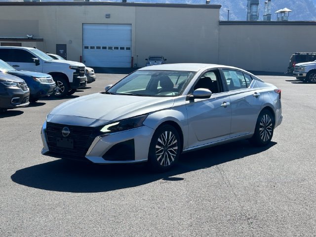 Used 2023 Nissan Altima 2.5 SV FWD image 9