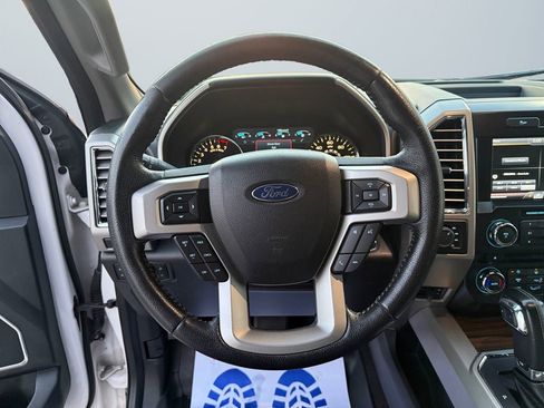 Used 2015 Ford F150 Lariat image 12