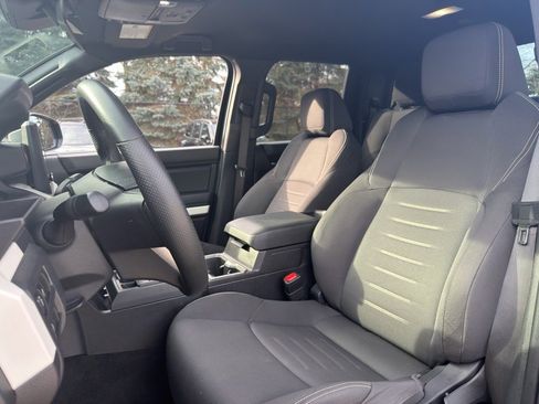 Used 2024 Toyota Tacoma TRD Off-Road image 29