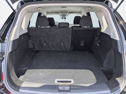 Used 2024 Nissan Rogue S FWD image 12