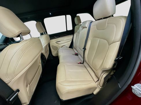 Used 2023 Jeep Grand Cherokee Limited AWD/4WD image 30