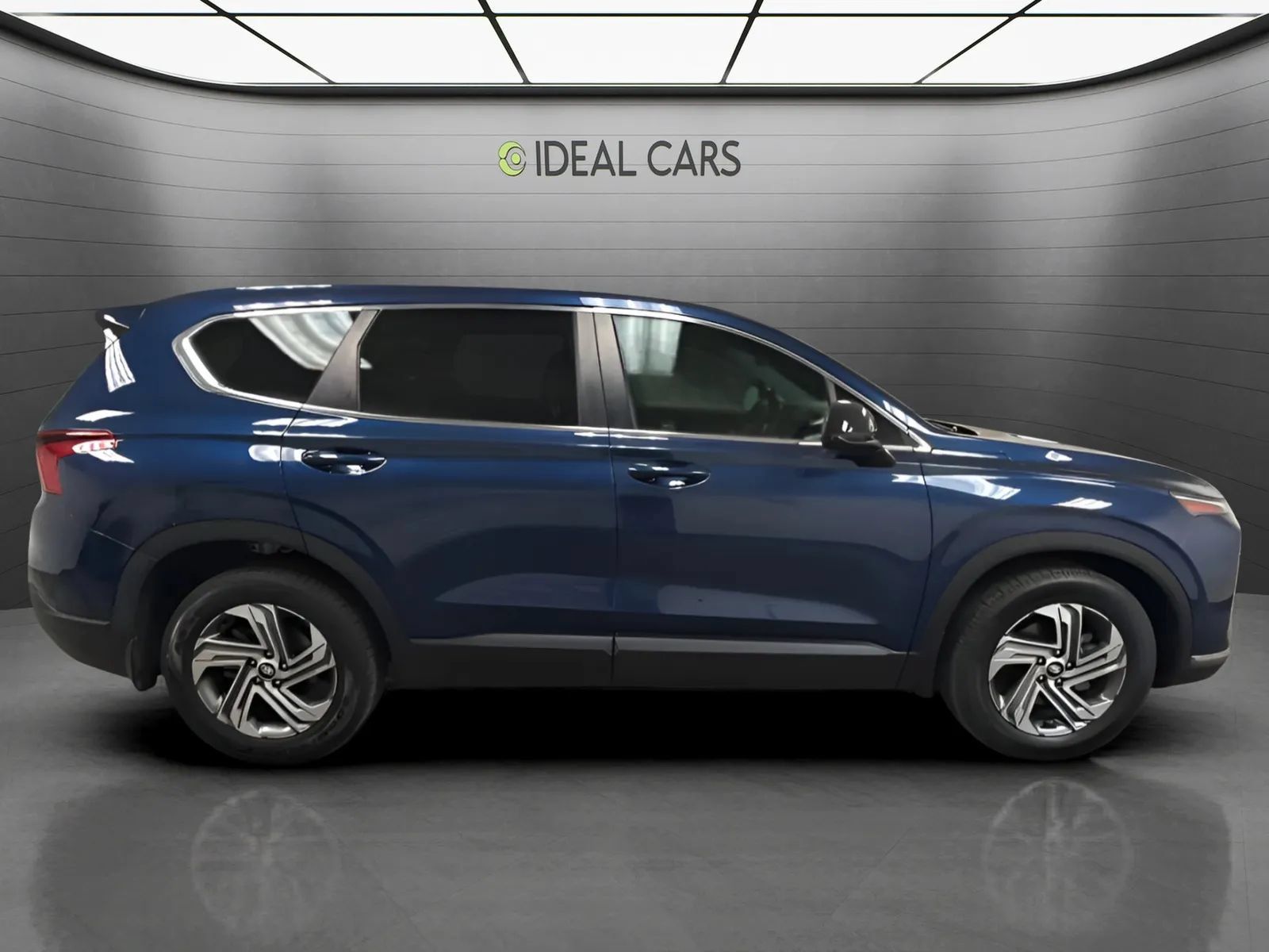 Used 2021 Hyundai Santa Fe SE FWD image 4