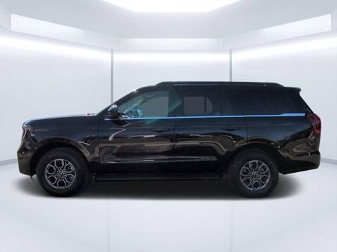 Used 2025 Ford Expedition Active RWD image 6
