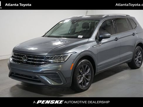 Used 2022 Volkswagen Tiguan SE FWD image 1
