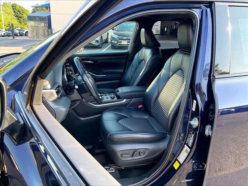 Used 2021 Toyota Highlander XSE AWD/4WD image 10