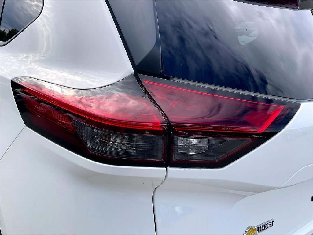 Used 2023 Nissan Rogue S AWD/4WD image 28