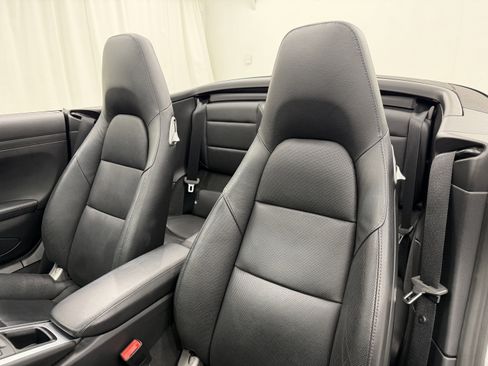 Certified 2017 Porsche 911 Carrera image 5