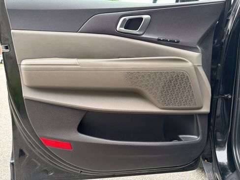 Certified 2025 Kia Carnival EX FWD image 12