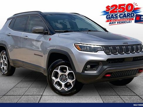 Used 2022 Jeep Compass Trailhawk w/ Trailhawk Elite Group AWD/4WD image 2