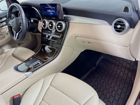 Used 2021 Mercedes-Benz GLC 300 4MATIC image 31