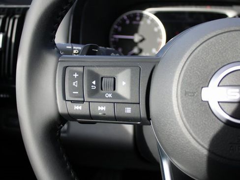 New 2025 Nissan Pathfinder SV image 10