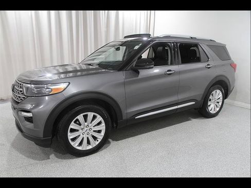 Certified 2023 Ford Explorer Limited w/ Equipment Group 301A AWD/4WD image 3