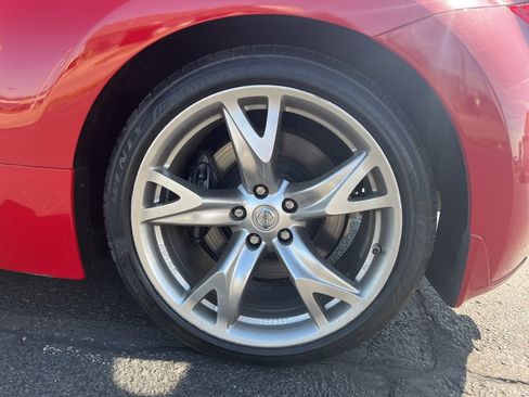 Used 2010 Nissan 370Z Touring w/ Sport Pkg image 10