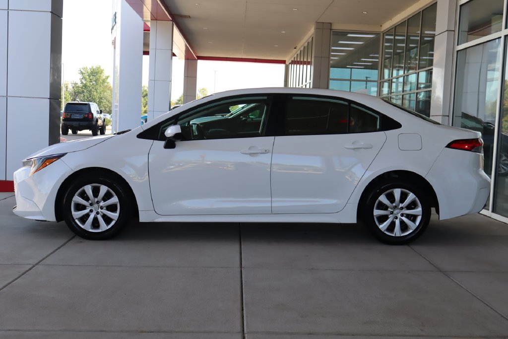Used 2024 Toyota Corolla LE FWD image 4