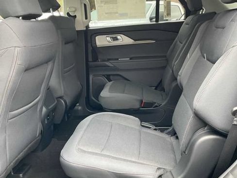 Used 2026 Ford Explorer Active AWD/4WD image 37